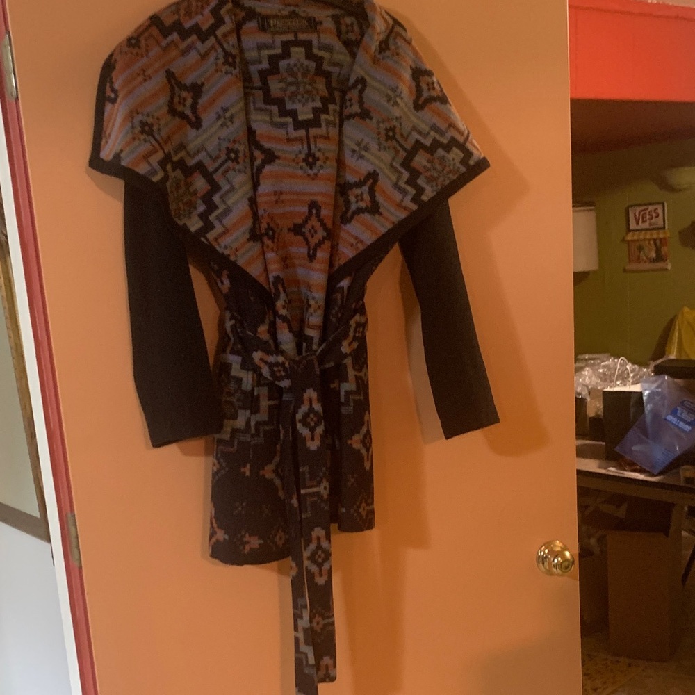 Pendleton Ladies Wool Cost, size L